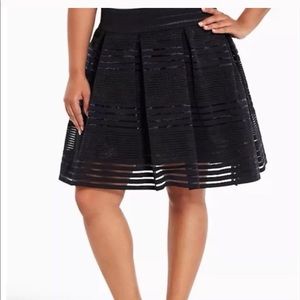 Torrid NWT :: Size 4 skirt